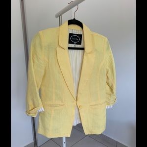 Yellow blazer